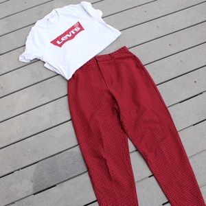 Levi’s classic logo T-shirt.